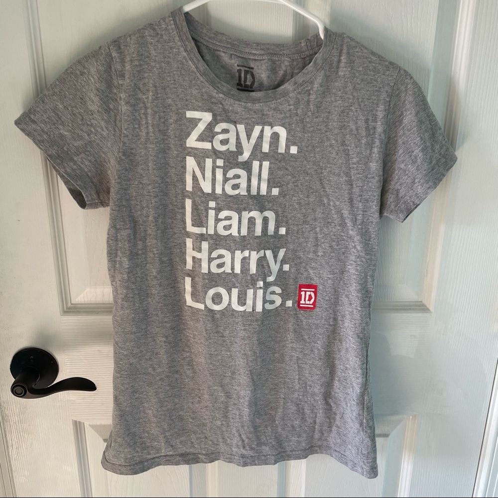 dELiA*s One Direction Graphic Tee - Juniors’ L